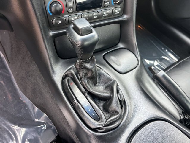 Used 2004 Chevrolet Corvette Coupe w/ Roof Package image 32