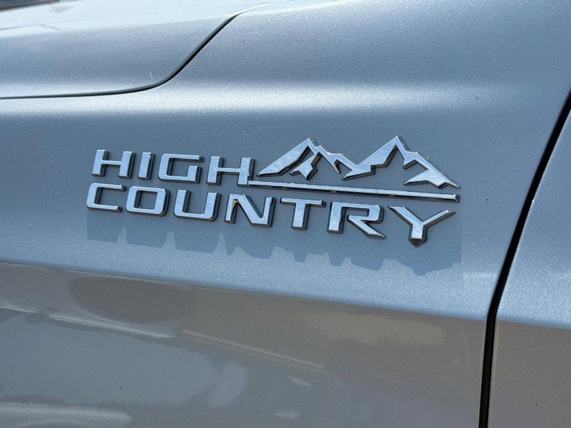 Used 2023 Chevrolet Tahoe High Country image 7