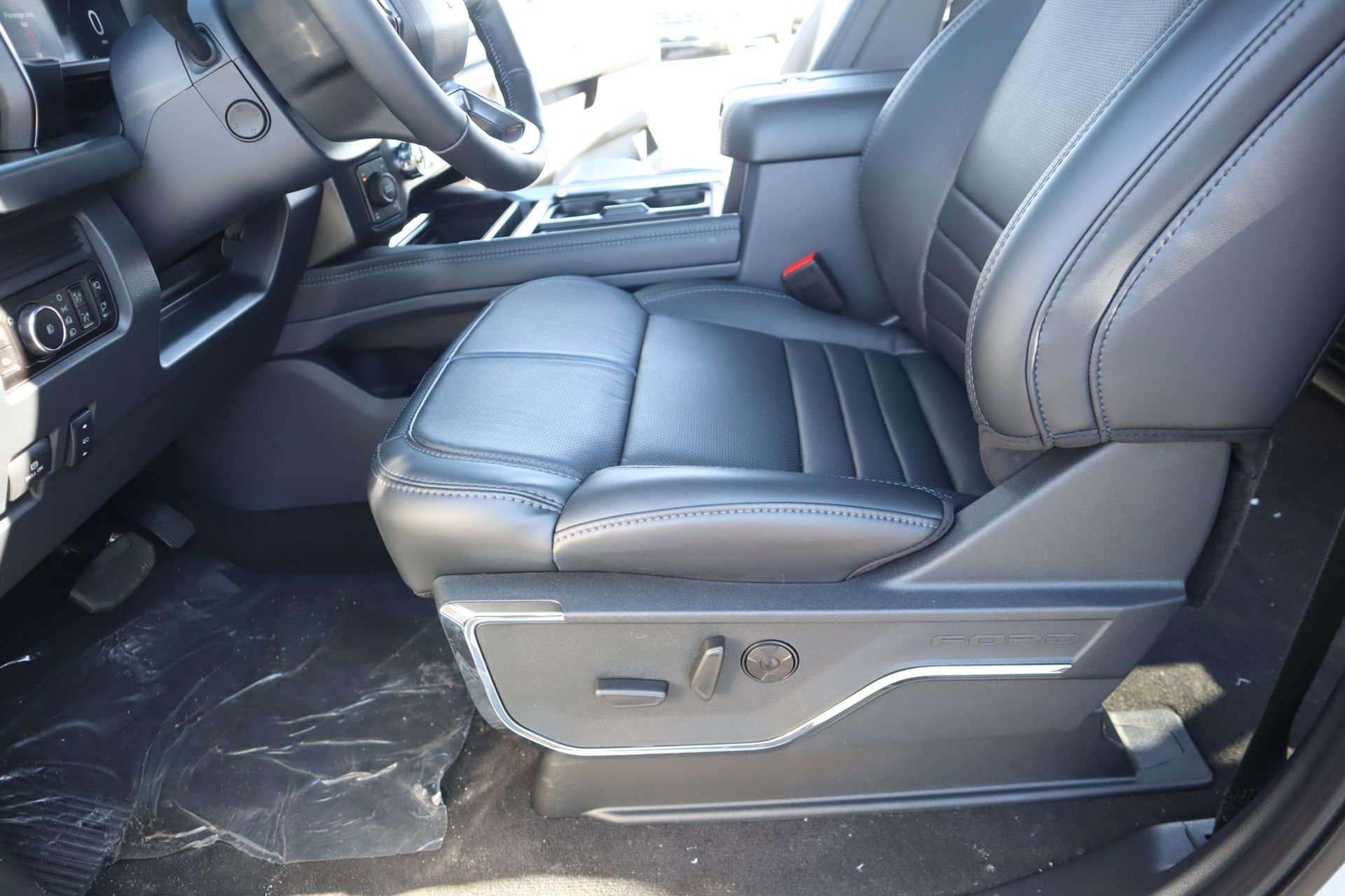 New 2026 Ford F250 Platinum AWD/4WD image 12