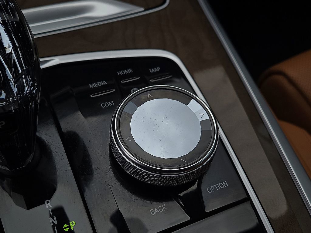 Used 2021 BMW X5 xDrive40i w/ Executive Package image 17