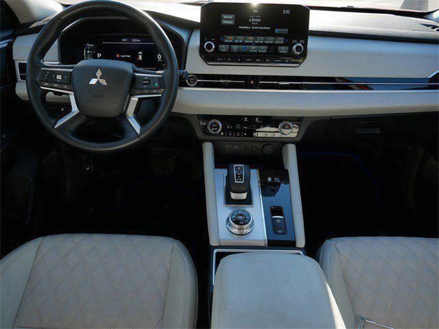 Used 2025 Mitsubishi Outlander SEL image 11