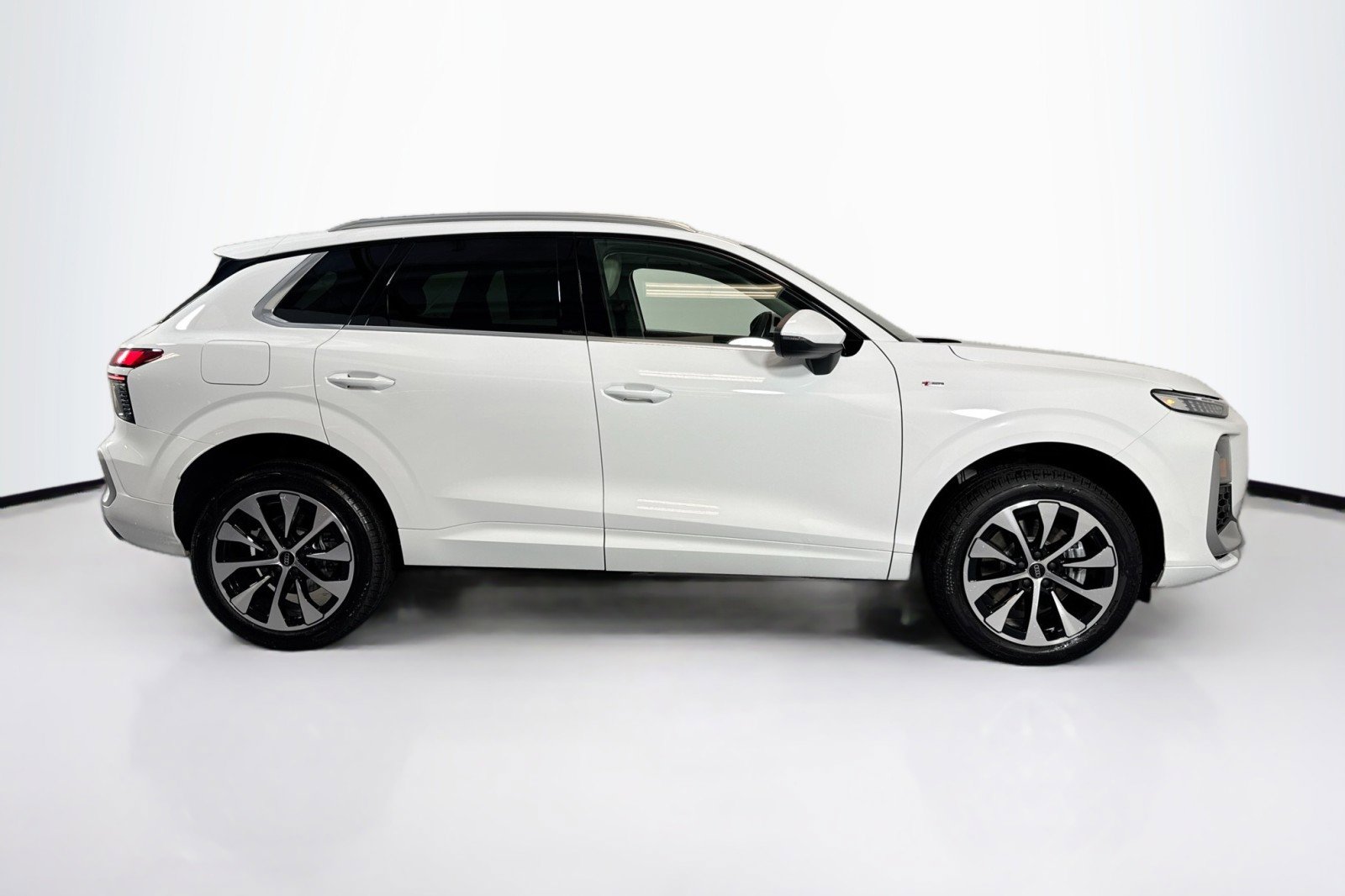 New 2026 Audi Q3 quattro 2.0T image 4