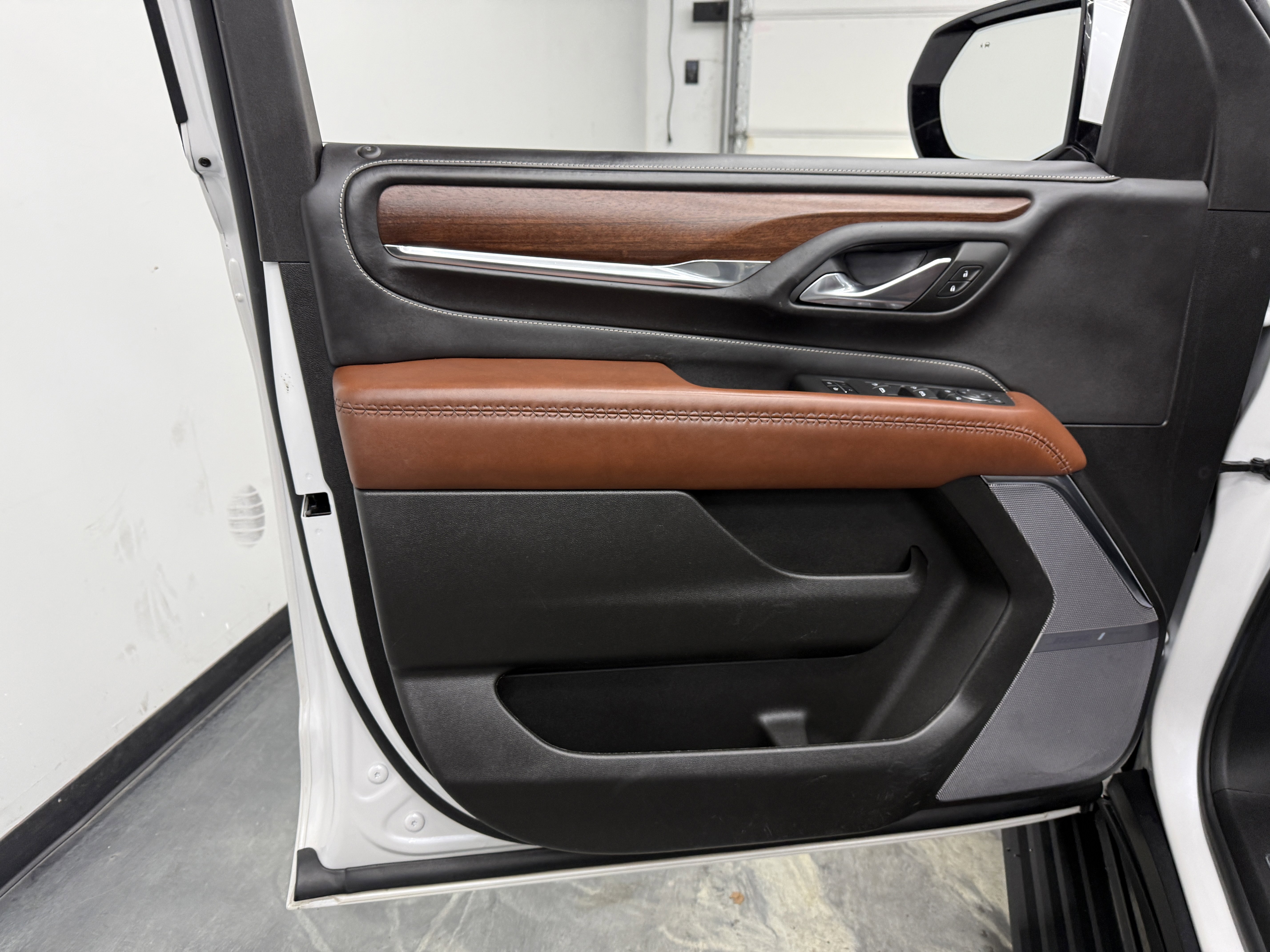 Used 2023 GMC Yukon XL Denali Ultimate image 10