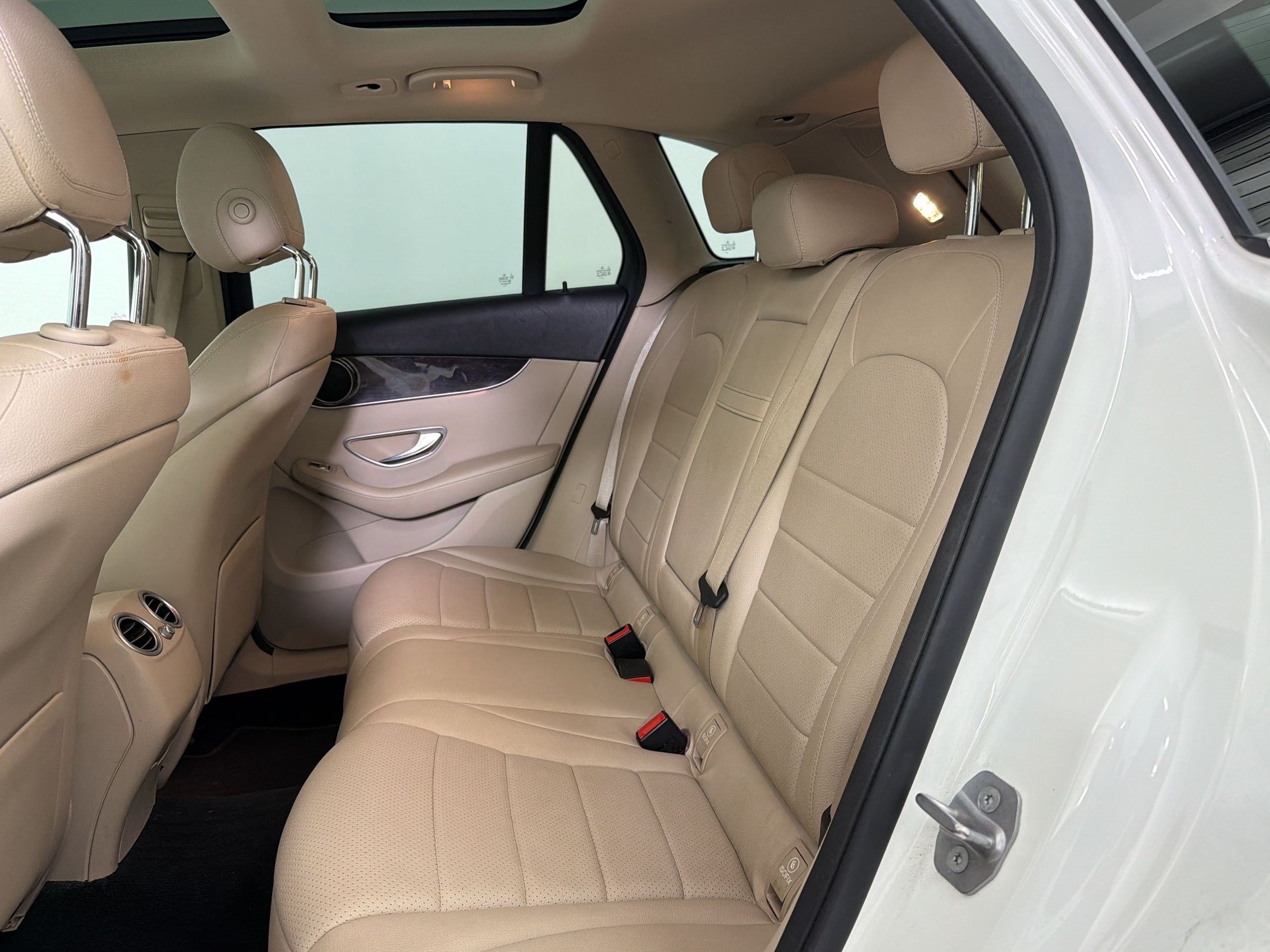 Used 2021 Mercedes-Benz GLC 300 image 21