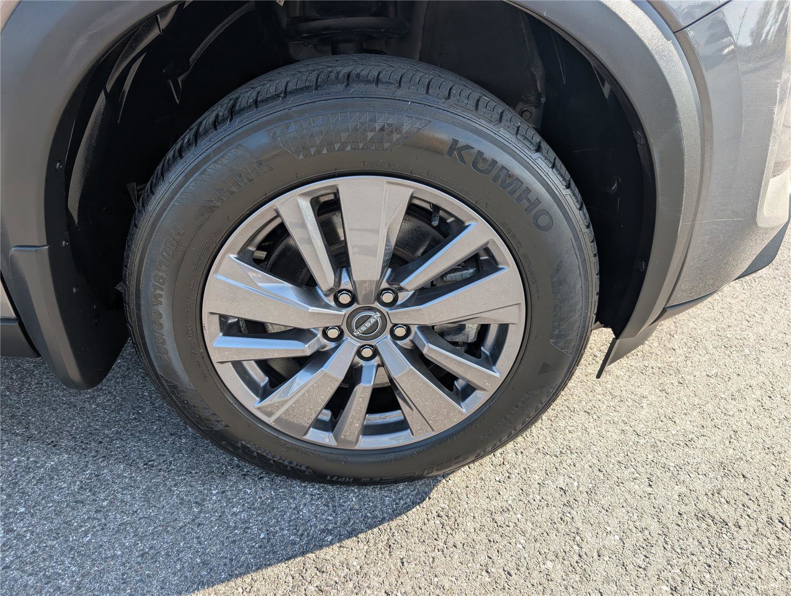 Used 2023 Nissan Pathfinder SV image 9