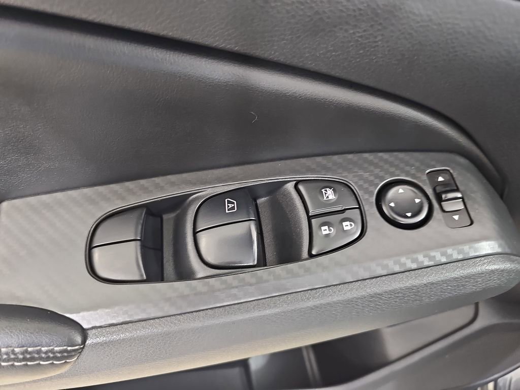 Used 2025 Nissan Altima 2.5 SV FWD image 32