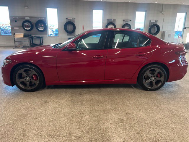 Used 2017 Alfa Romeo Giulia AWD w/ Sport Appearance Package image 8