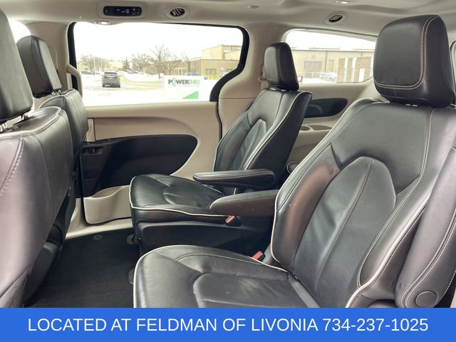 Used 2023 Chrysler Pacifica Limited image 25