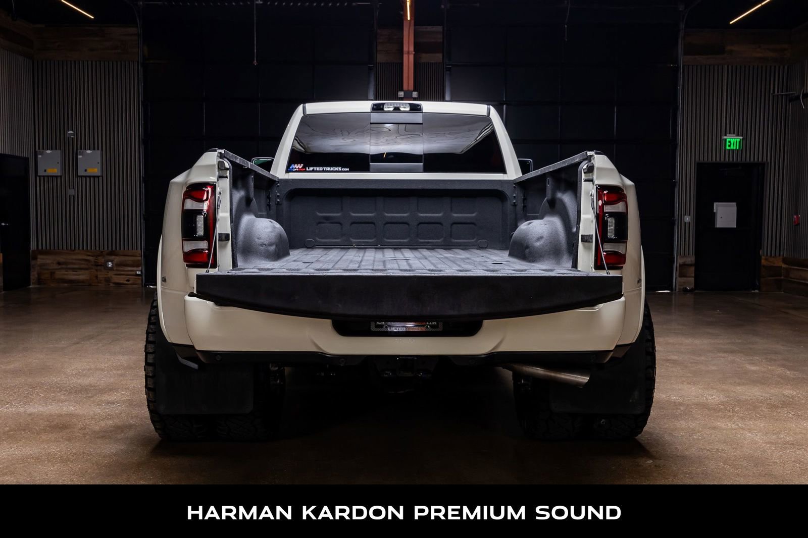 Used 2024 RAM 3500 Limited w/ Night Edition AWD/4WD image 9