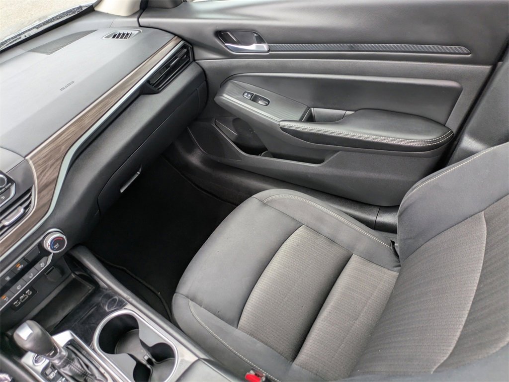 Used 2024 Nissan Altima 2.5 SV image 15