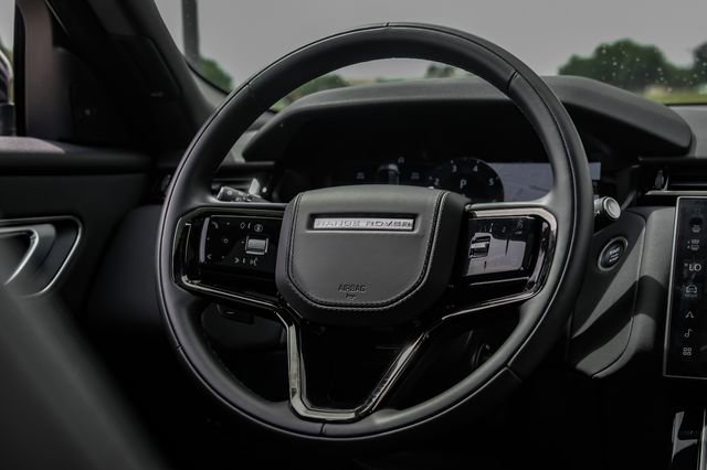 Used 2025 Land Rover Range Rover Velar S AWD/4WD image 20