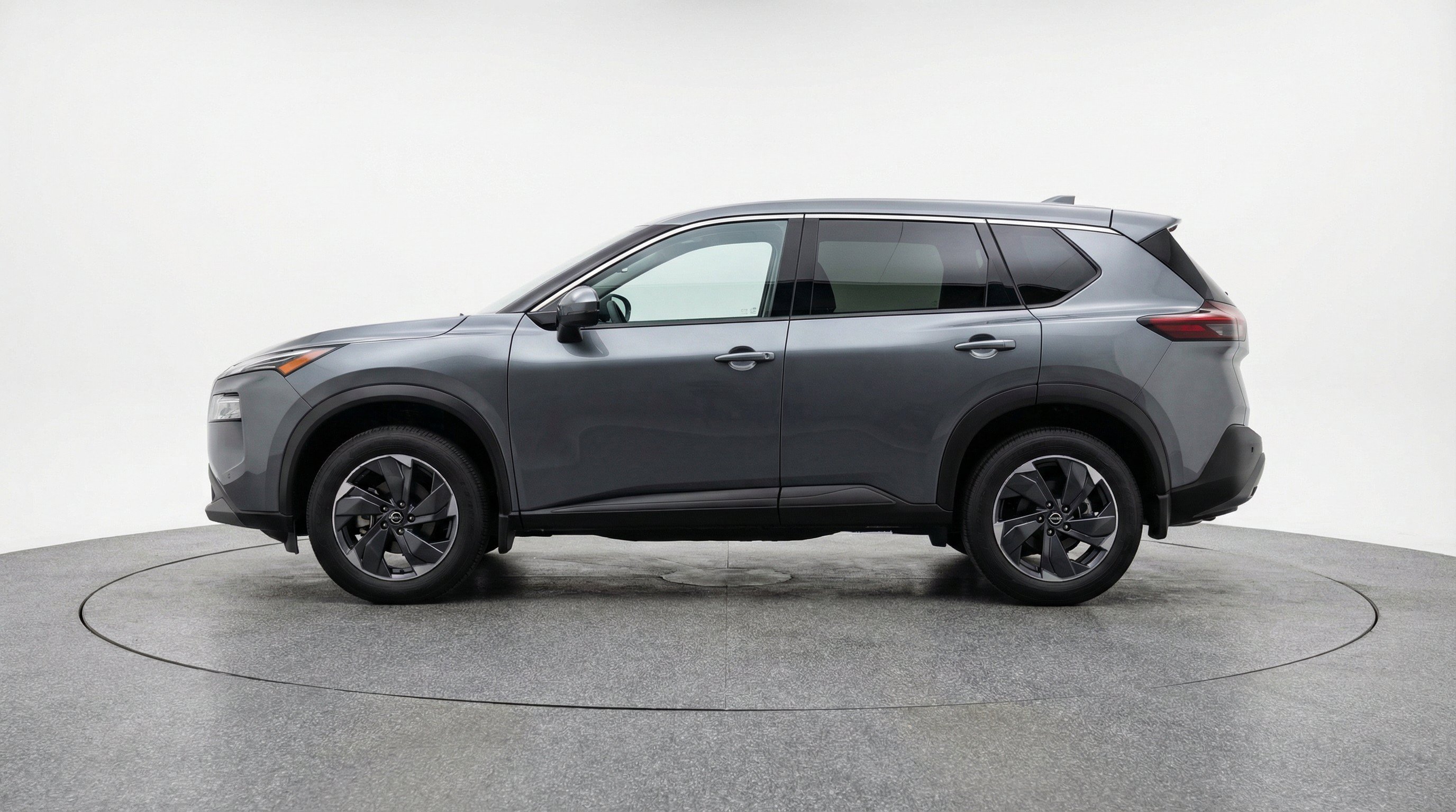 Used 2025 Nissan Rogue SV FWD image 5