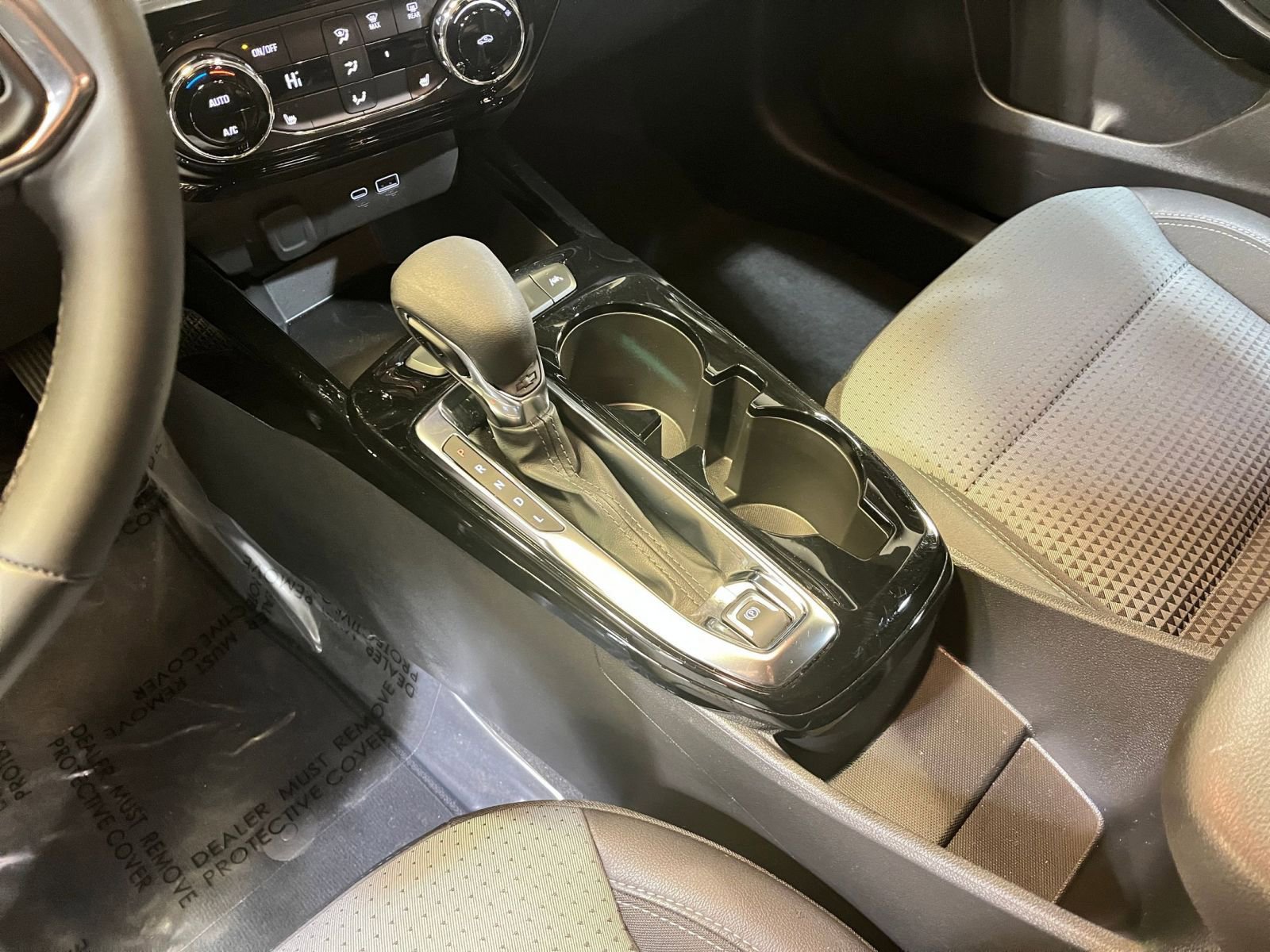 Used 2025 Chevrolet Trax LT w/ LT Convenience Package image 40