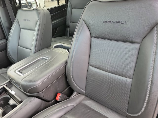 Used 2024 GMC Yukon XL Denali image 7