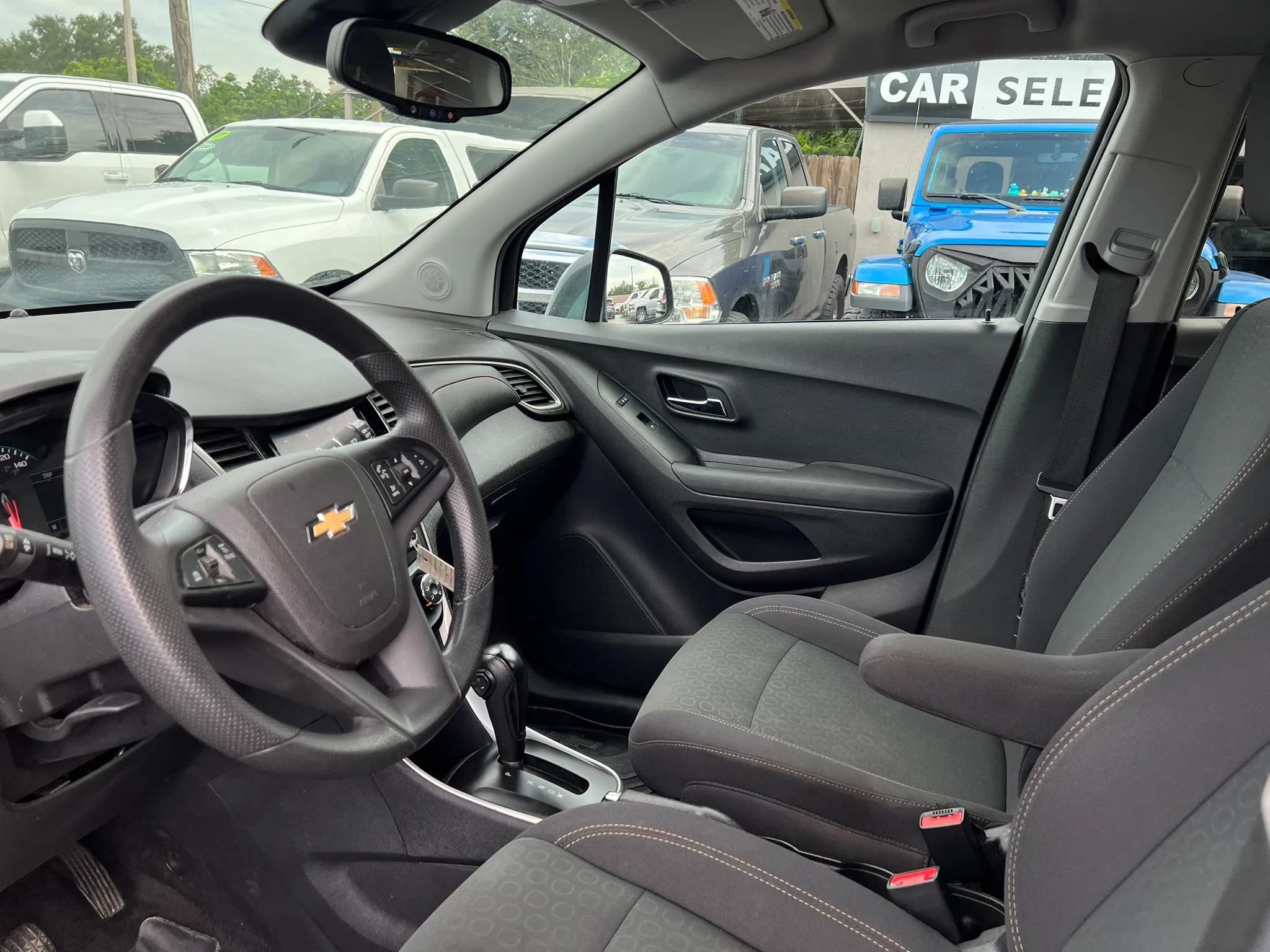 Used 2020 Chevrolet Trax LS w/ Tint and Cruise Package AWD/4WD image 10