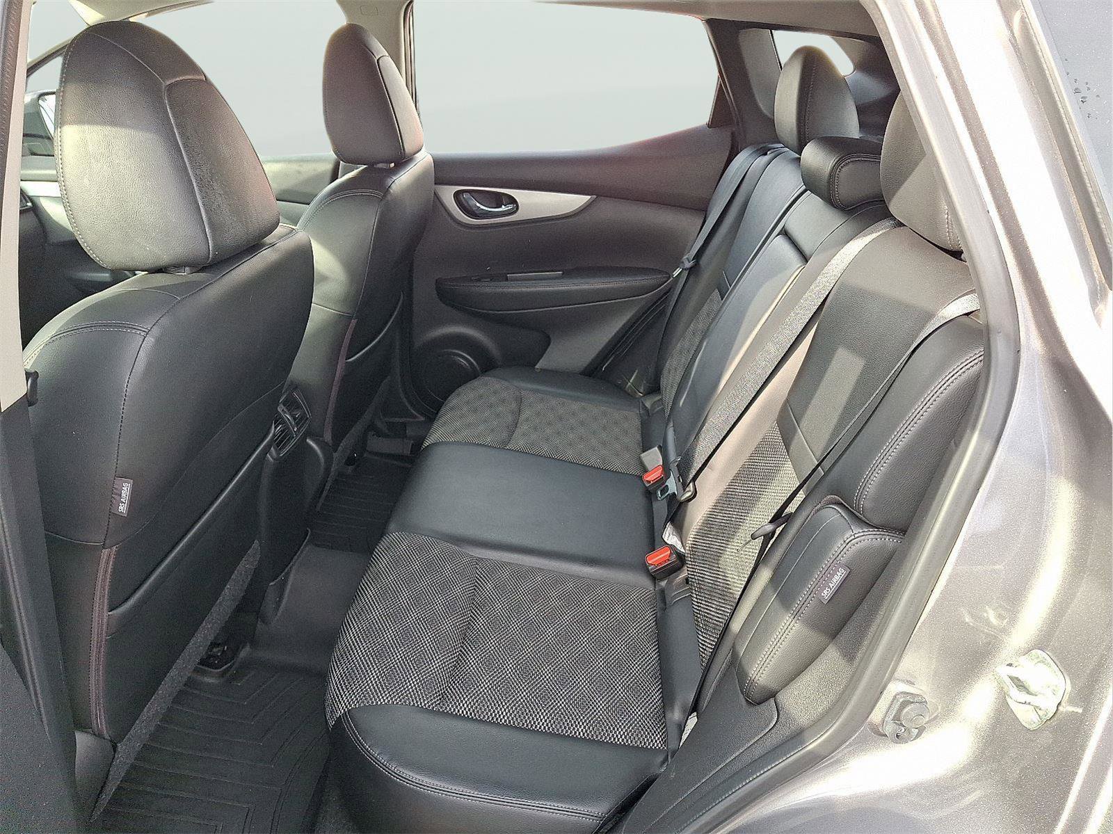 Used 2020 Nissan Rogue Sport SV w/ Technology Package image 10