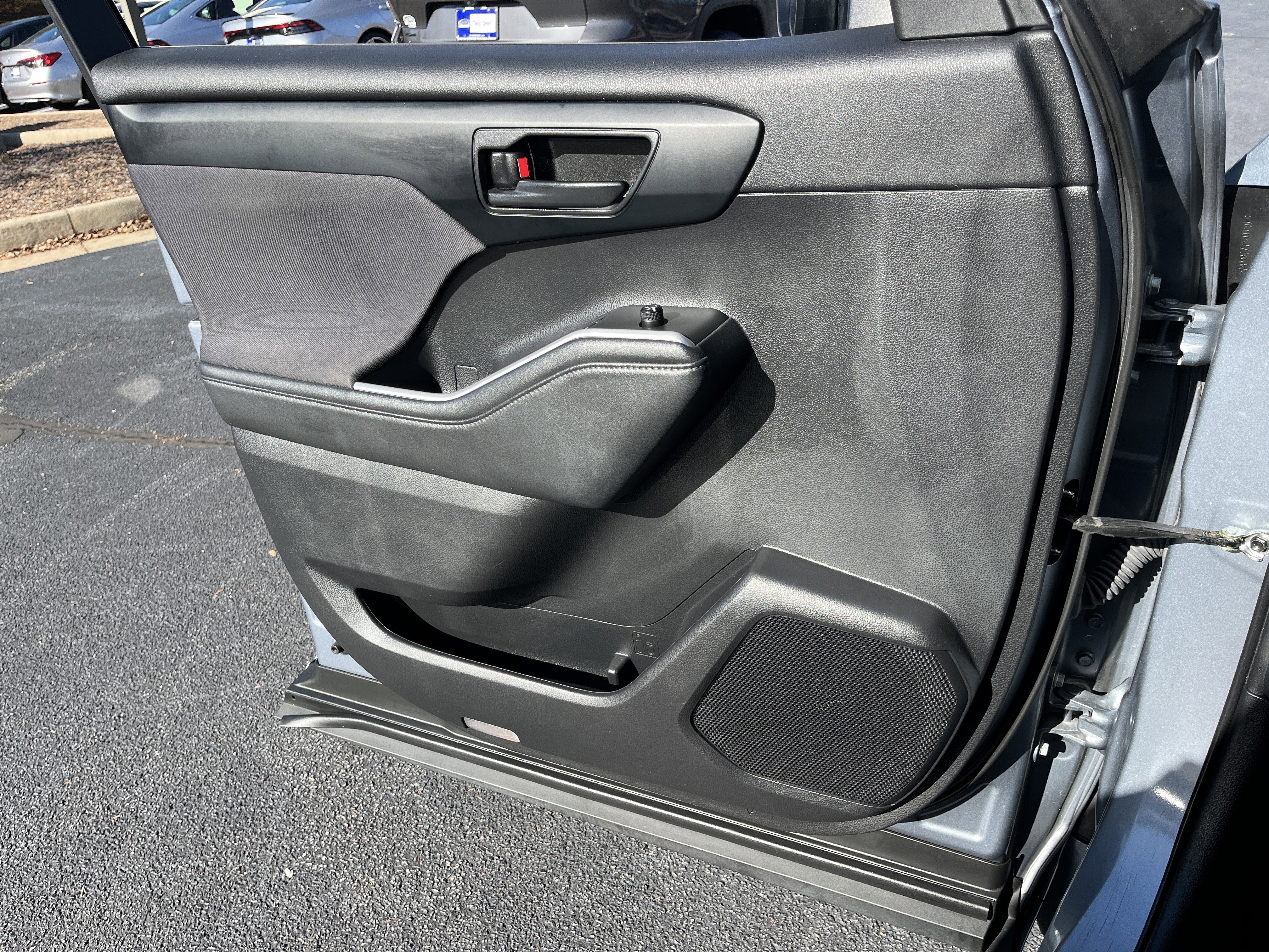 Used 2022 Toyota Highlander LE image 14