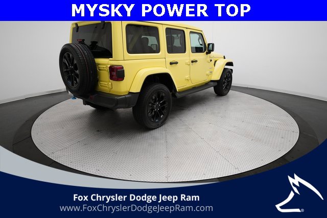 Used 2023 Jeep Wrangler Unlimited Sahara w/ Cold Weather Group image 35