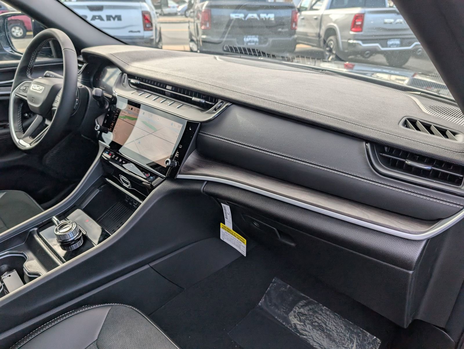 New 2026 Jeep Grand Cherokee Altitude image 30