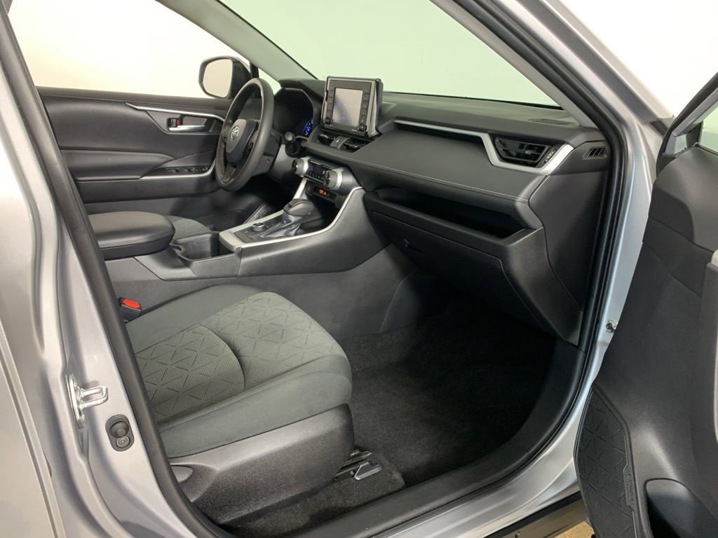 Used 2022 Toyota RAV4 XLE w/ Convenience Package AWD/4WD image 32