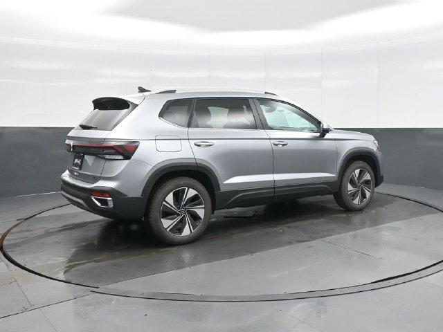 New 2026 Volkswagen Taos SE AWD/4WD image 7