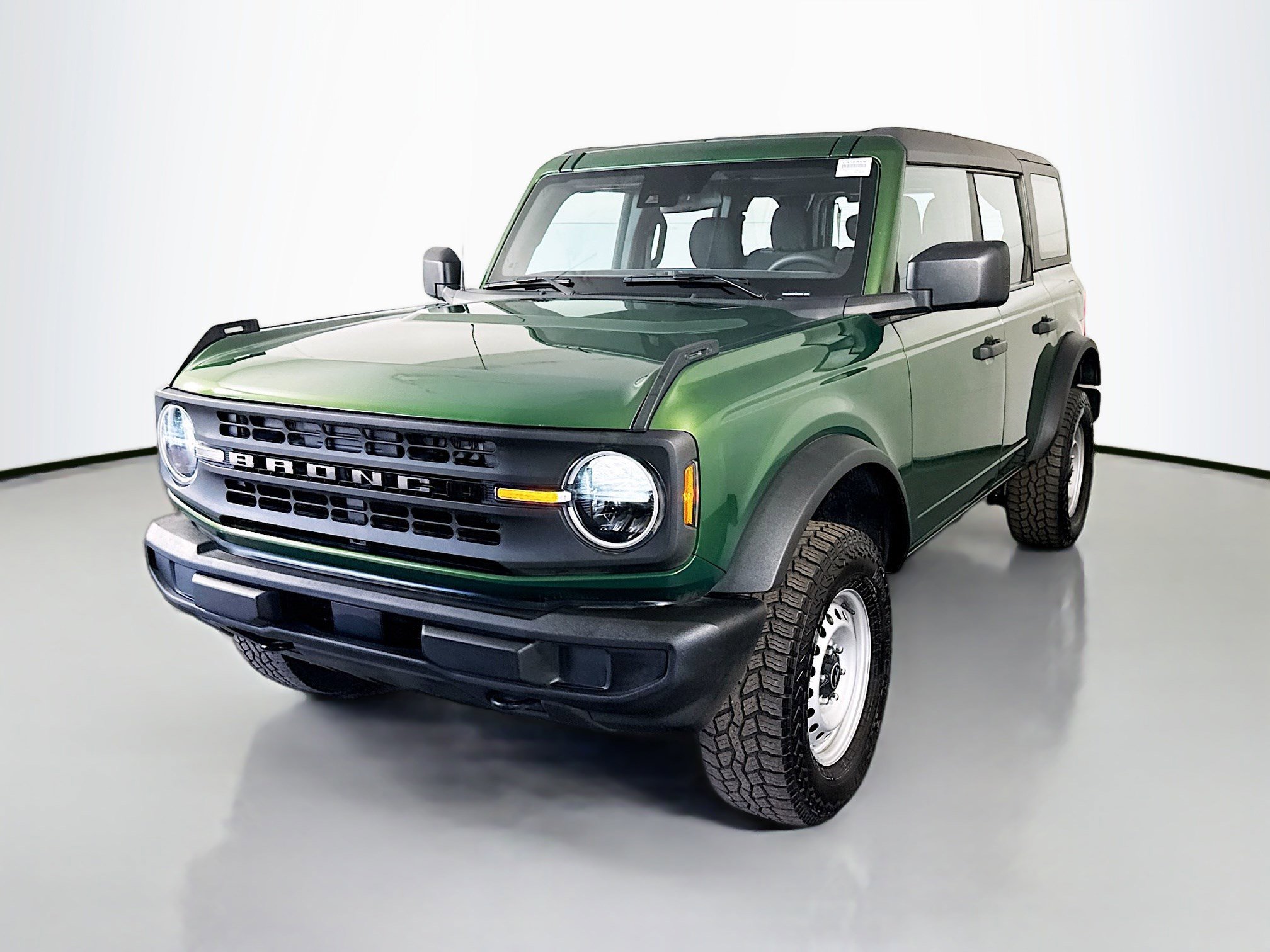 Used 2023 Ford Bronco 4-Door AWD/4WD image 4