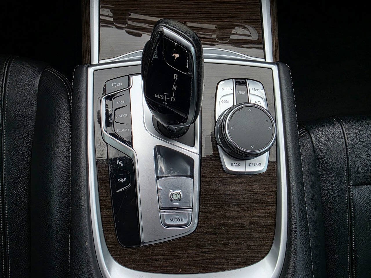 Used 2019 BMW 740i xDrive AWD/4WD image 25