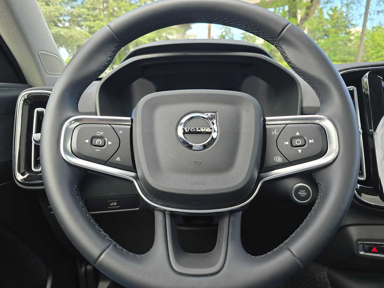 Used 2026 Volvo XC40 B5 Core w/ Climate Package AWD/4WD image 24