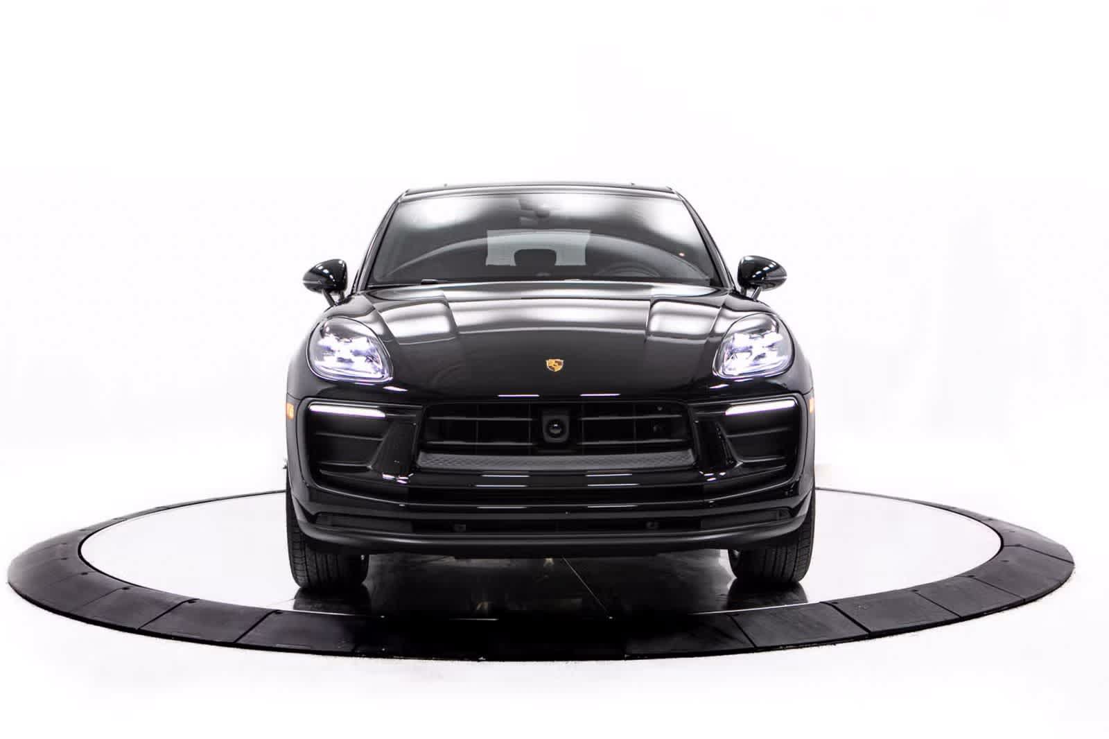 Certified 2026 Porsche Macan AWD/4WD image 10