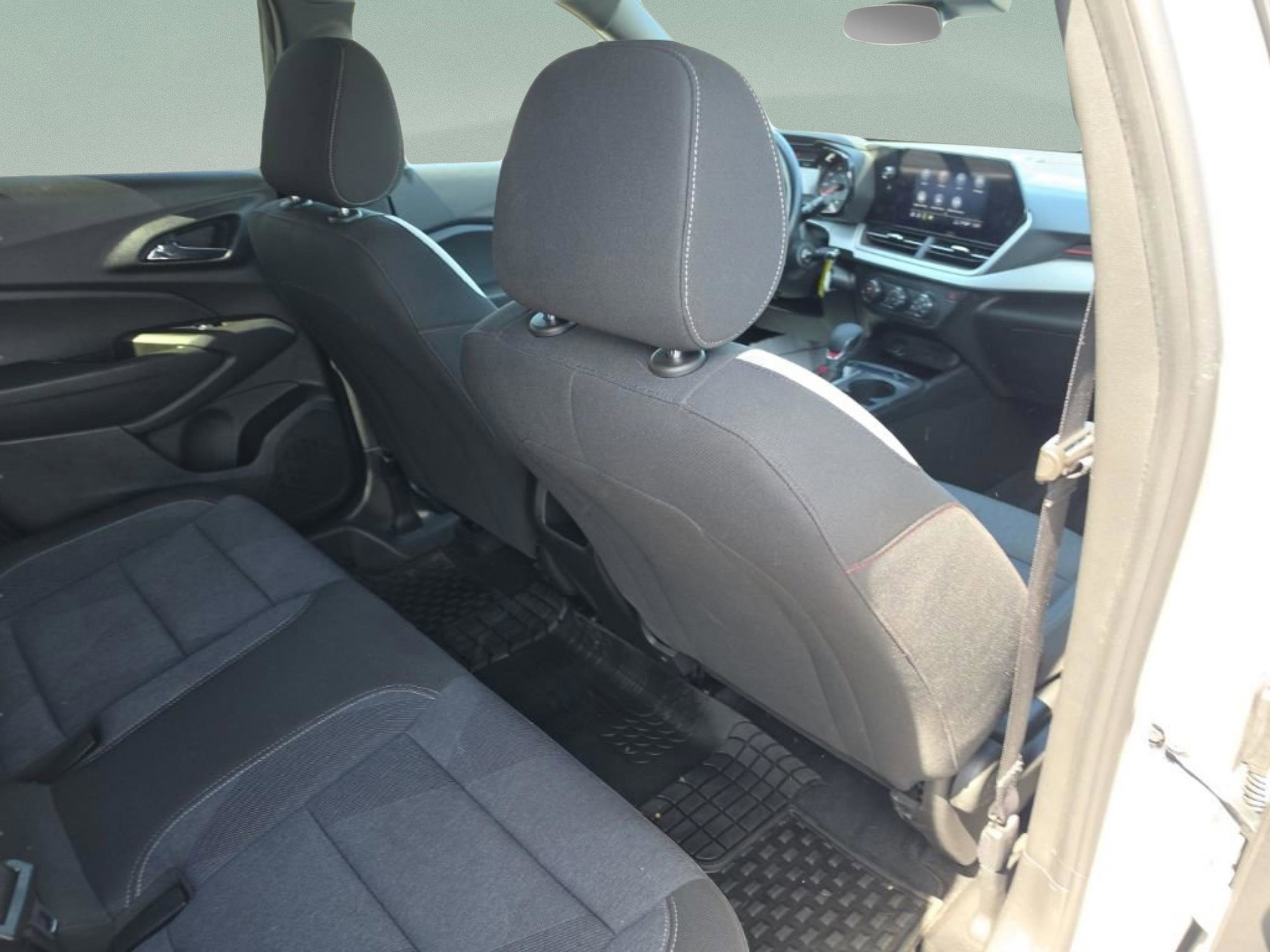 Used 2024 Chevrolet Trax RS w/ Driver Confidence Package FWD image 24