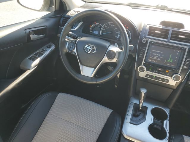 Used 2014 Toyota Camry SE w/ Moonroof Package image 10
