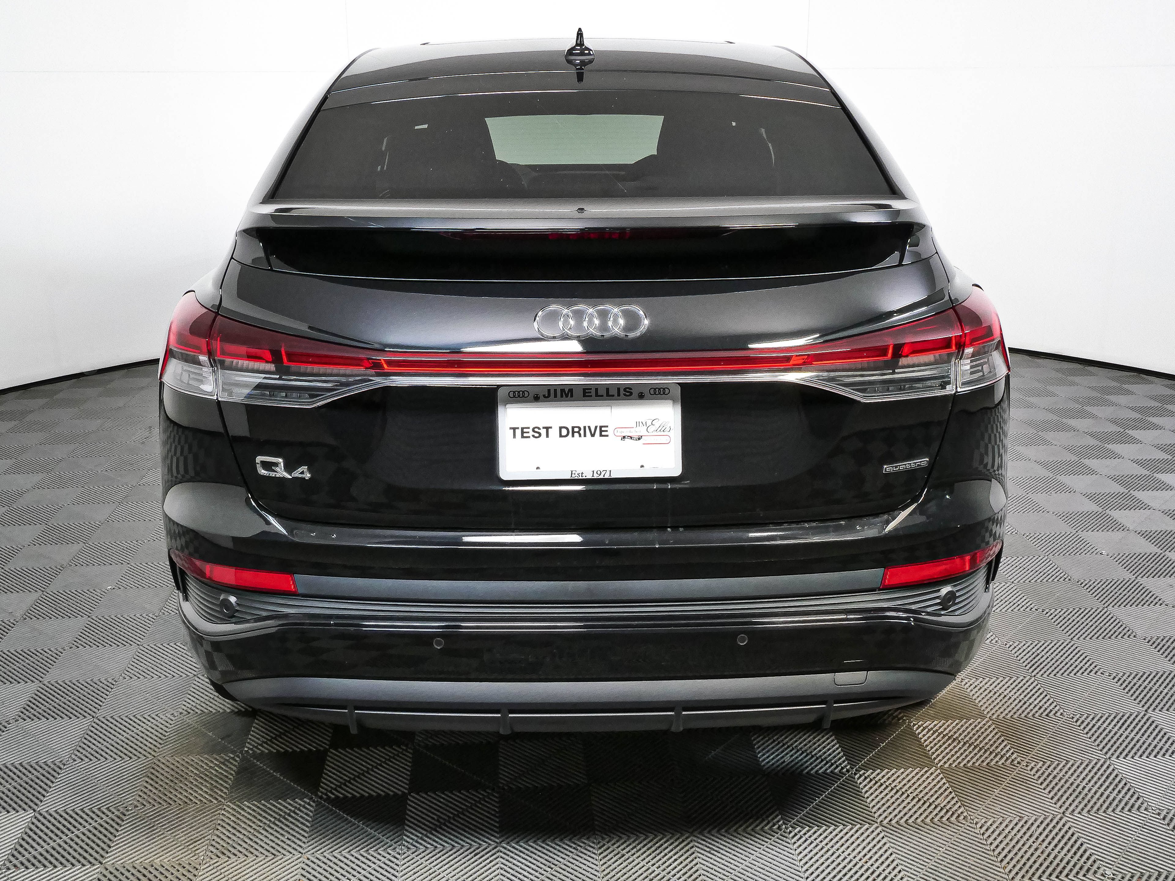 Used 2023 Audi Q4 e-tron Premium Plus w/ Premium Plus AWD/4WD image 29