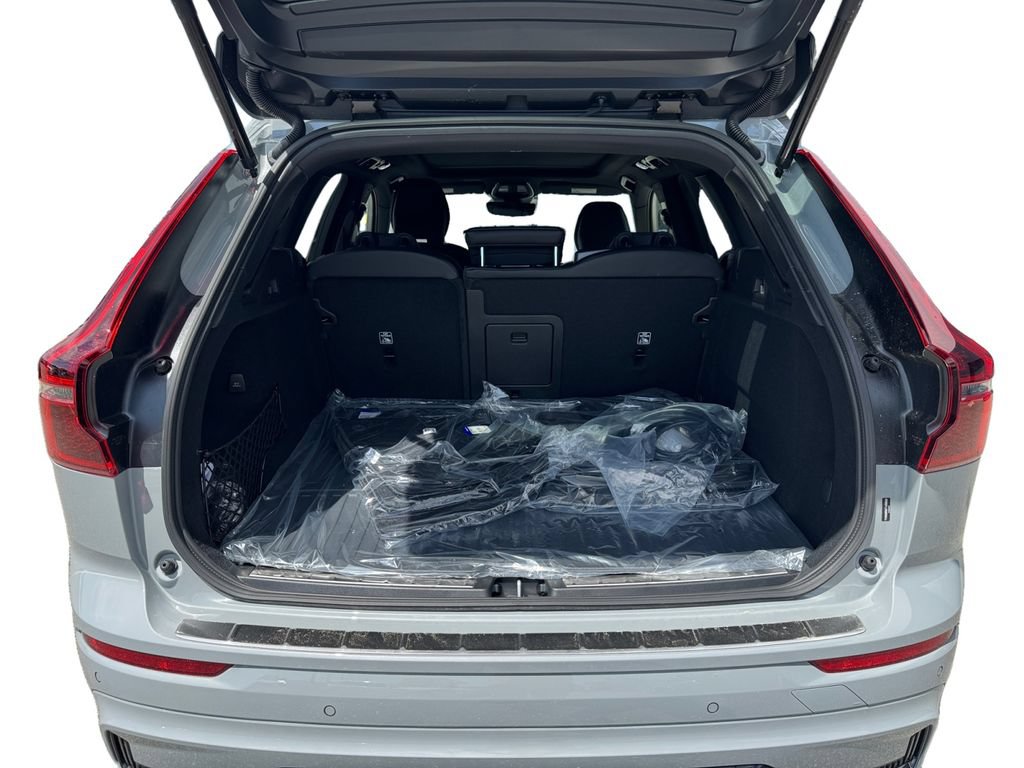 New 2026 Volvo XC60 T8 Ultra w/ Protection Package Premier AWD/4WD image 6