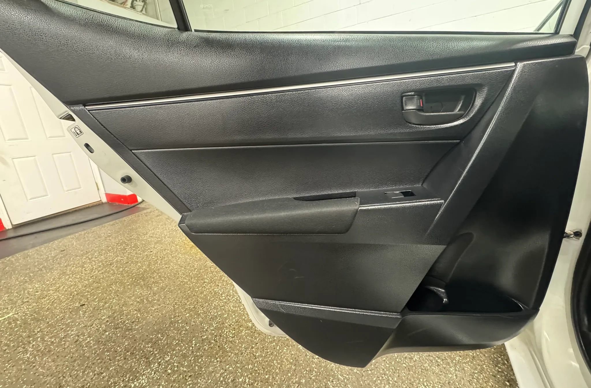 Used 2014 Toyota Corolla L image 44