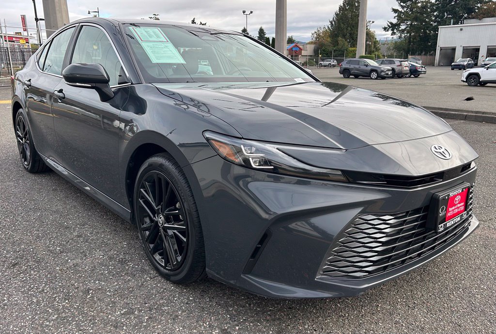 Certified 2025 Toyota Camry XLE FWD image 3