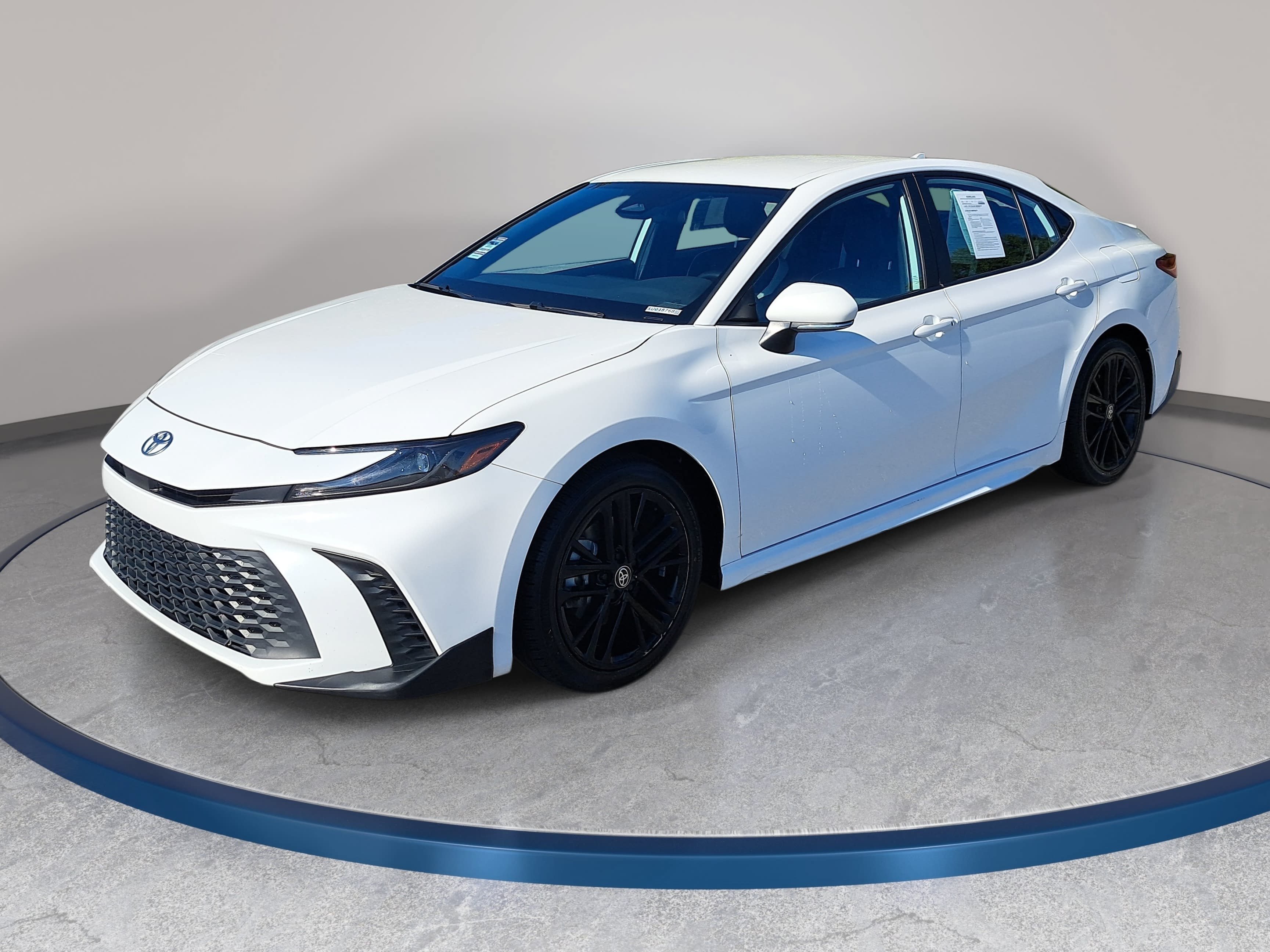 Used 2025 Toyota Camry SE FWD image 1