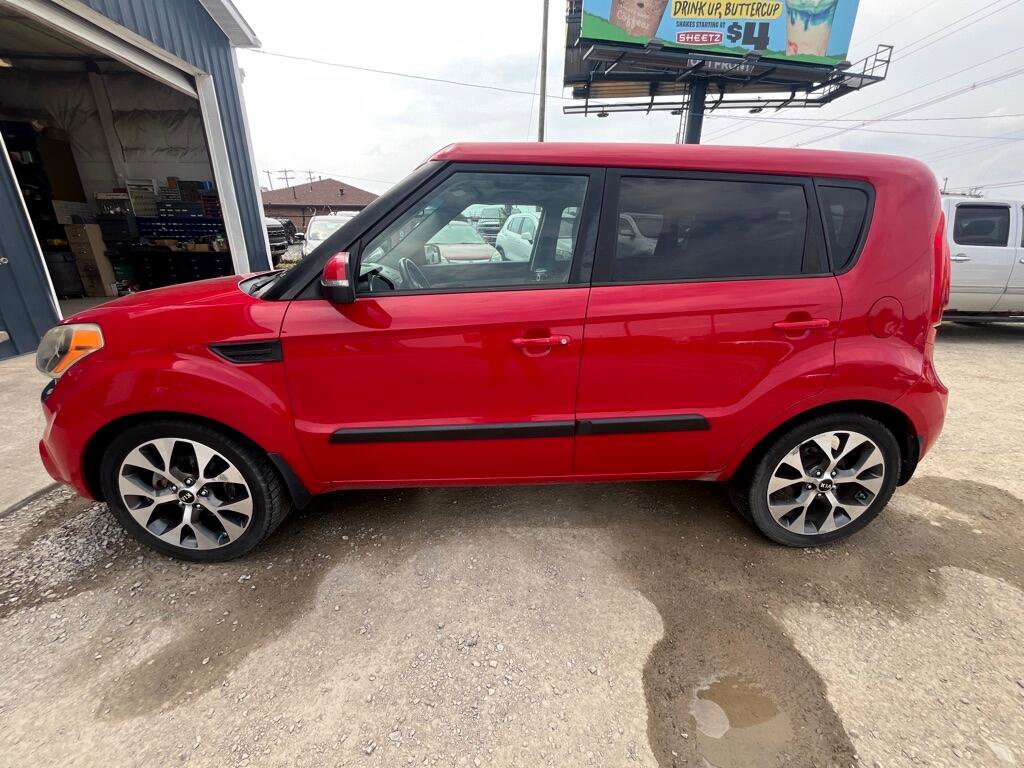 Used 2013 Kia Soul ! image 2