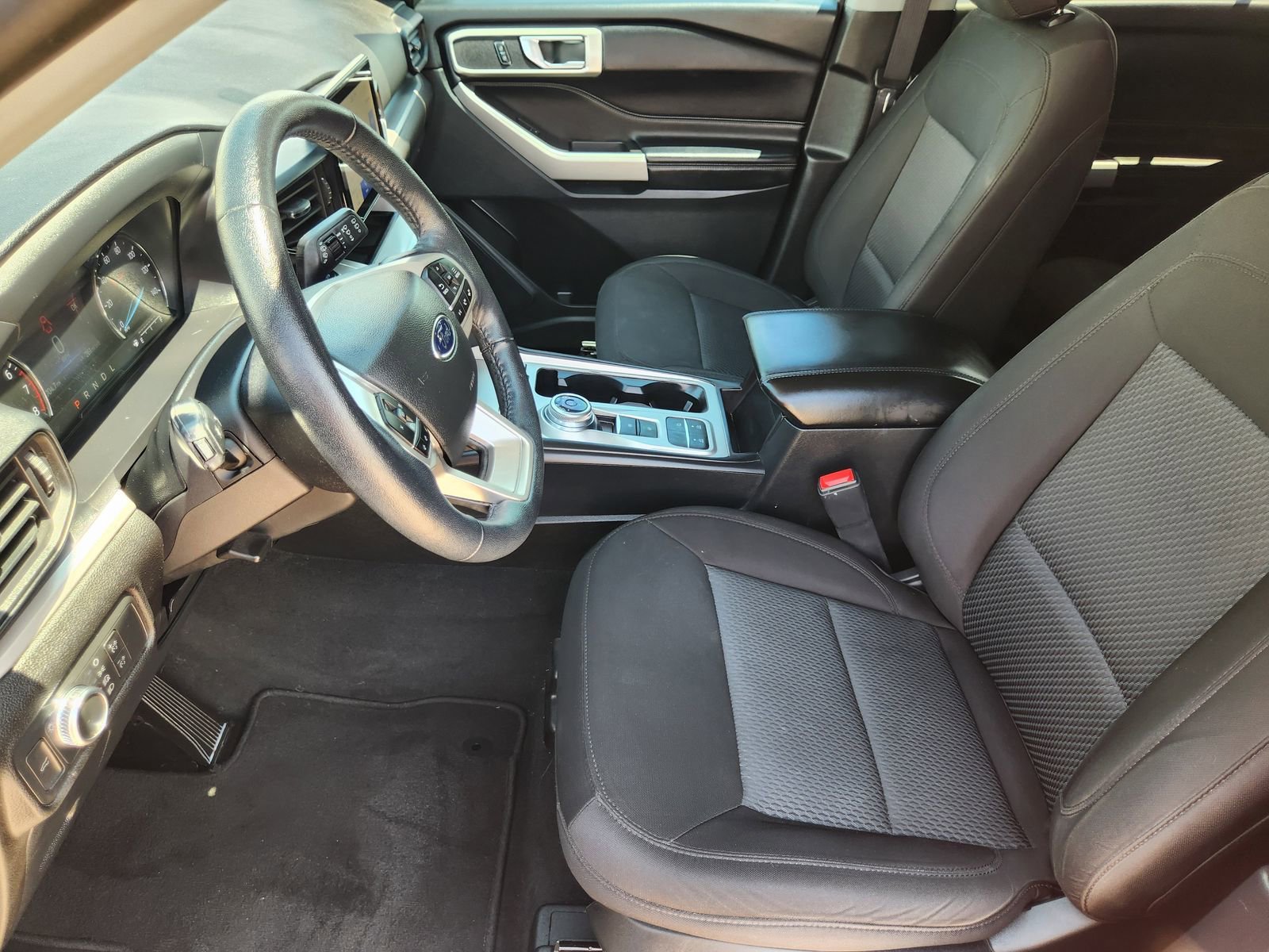 Used 2022 Ford Explorer XLT RWD image 14
