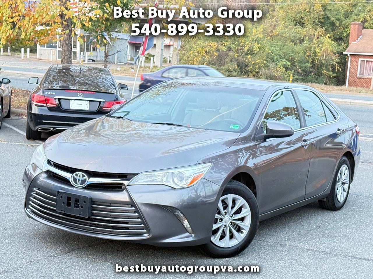 Used 2015 Toyota Camry LE FWD image 1