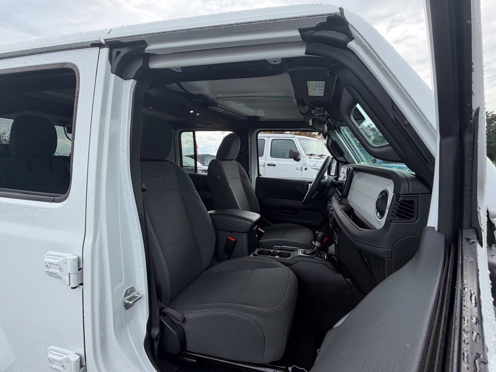 Used 2024 Jeep Wrangler Unlimited Sahara AWD/4WD image 43