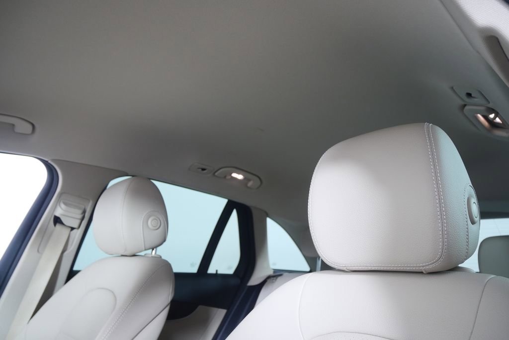 Used 2017 Mercedes-Benz GLC 300 4MATIC image 11