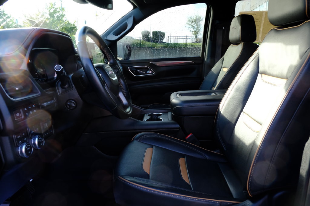 Used 2023 GMC Yukon AT4 w/ AT4 Premium Plus Package AWD/4WD image 12
