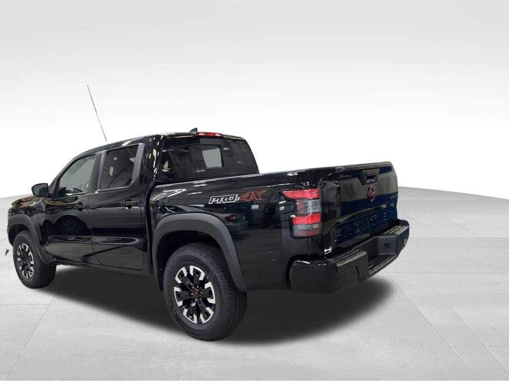 Used 2024 Nissan Frontier PRO-4X AWD/4WD image 3
