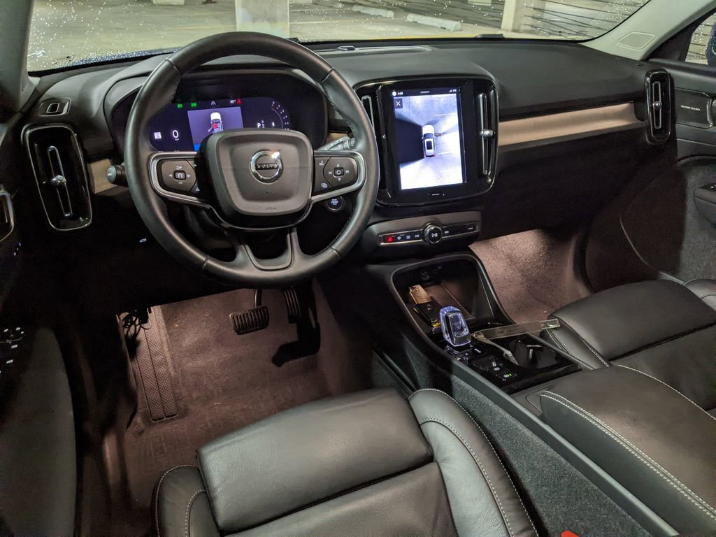 Certified 2023 Volvo XC40 B5 Ultimate w/ Protection Package Premier AWD/4WD image 12
