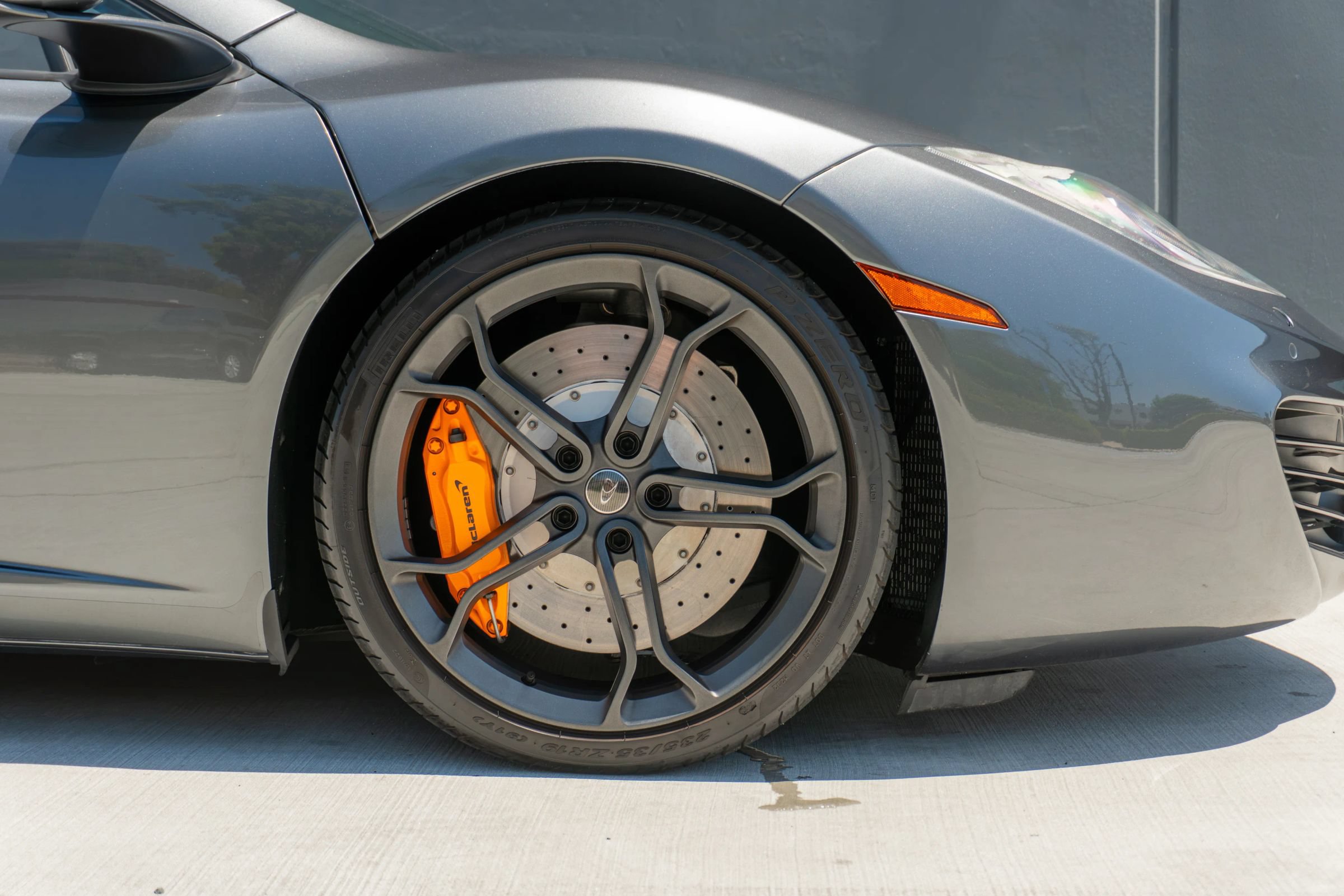 Used 2014 McLaren MP4-12C Spider RWD image 42