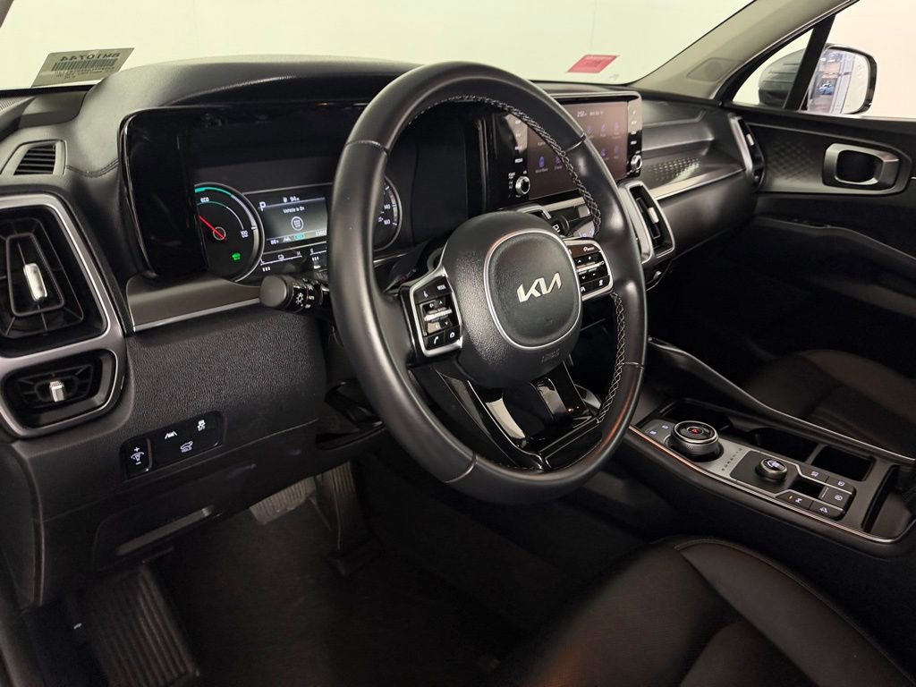 Used 2023 Kia Sorento EX image 29