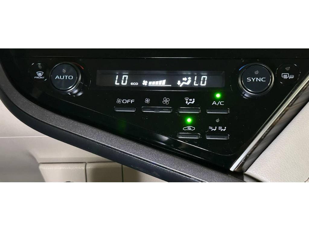 Used 2018 Toyota Camry XLE FWD image 31