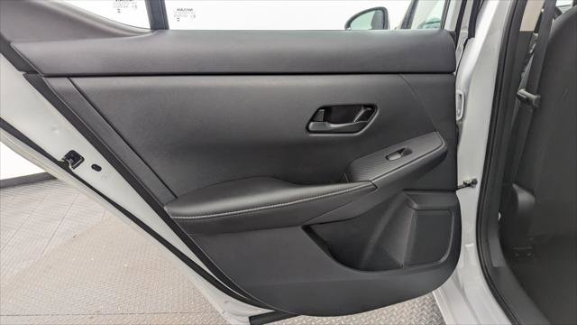 Used 2025 Nissan Sentra SV FWD image 16
