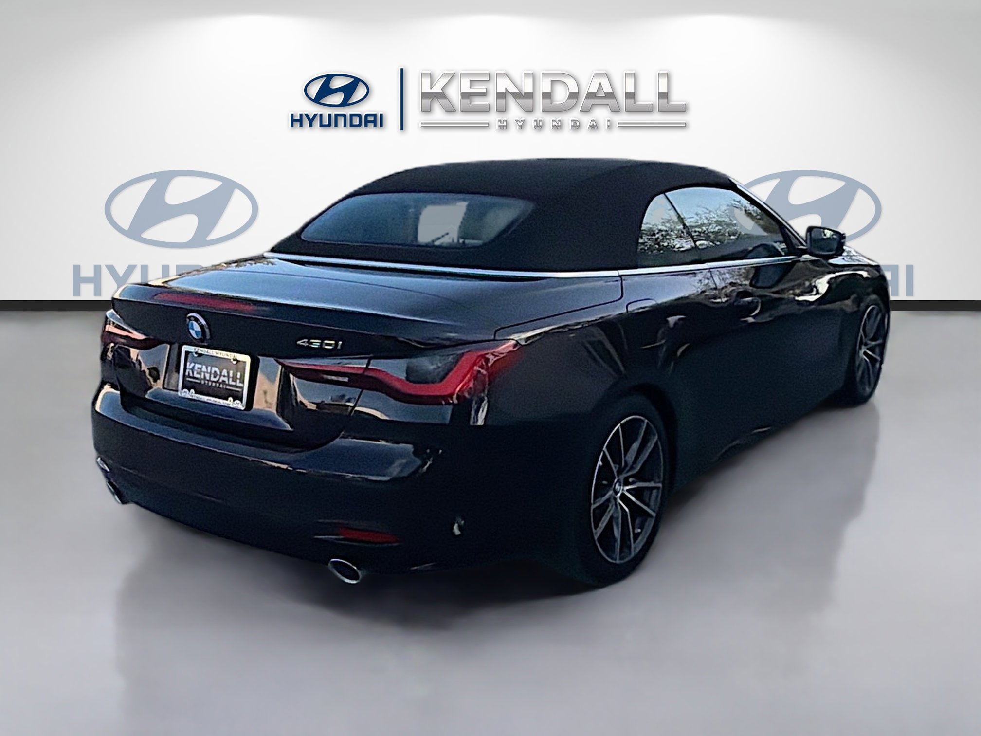 Used 2025 BMW 430i Convertible image 6