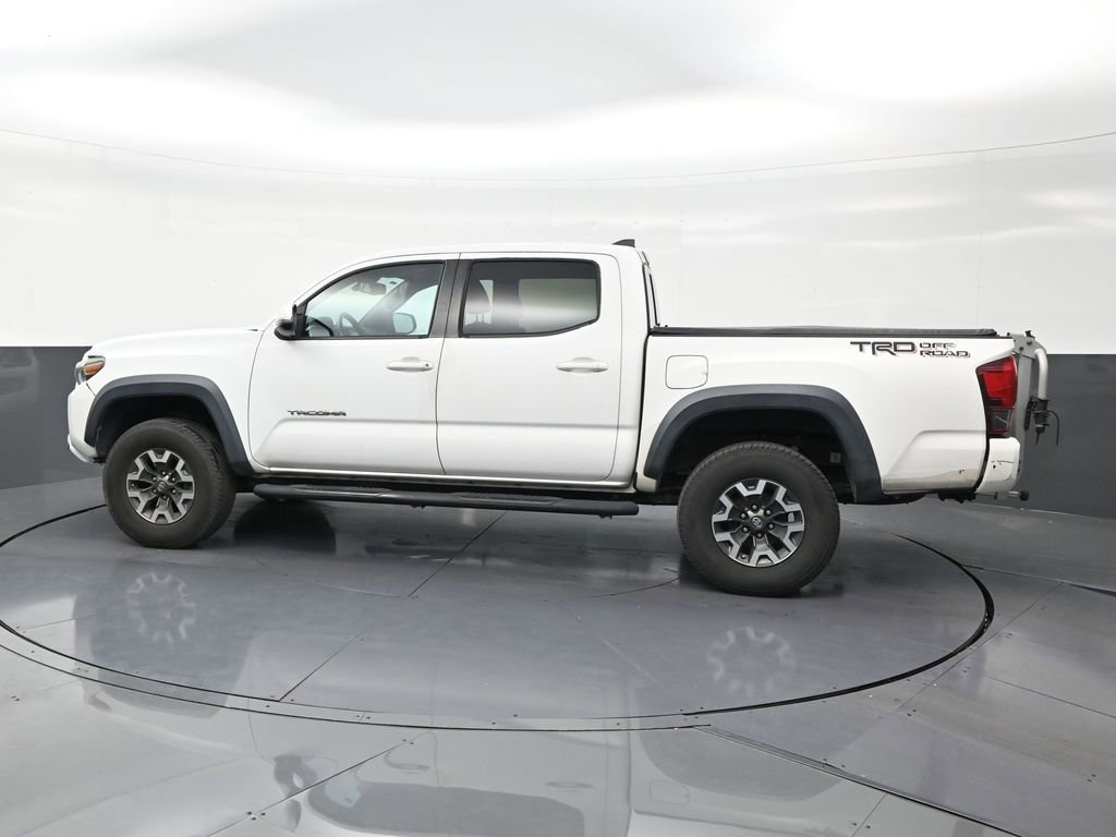 Used 2019 Toyota Tacoma TRD Off-Road w/ Technology Package RWD image 2